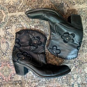 Black Leather Floral MIA Western Boots Size 8.5